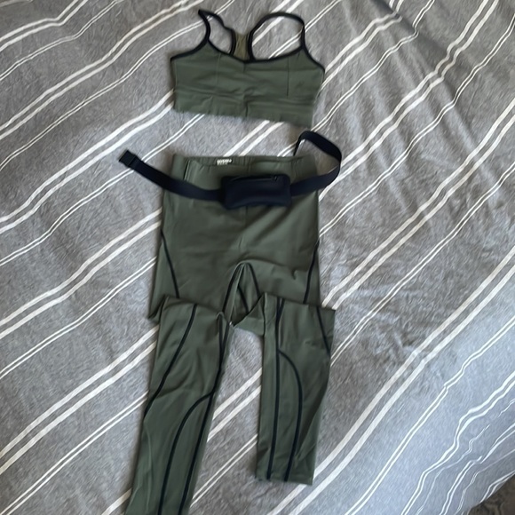 Bandier & Solid & Striped Set (olive color) - Picture 11 of 12